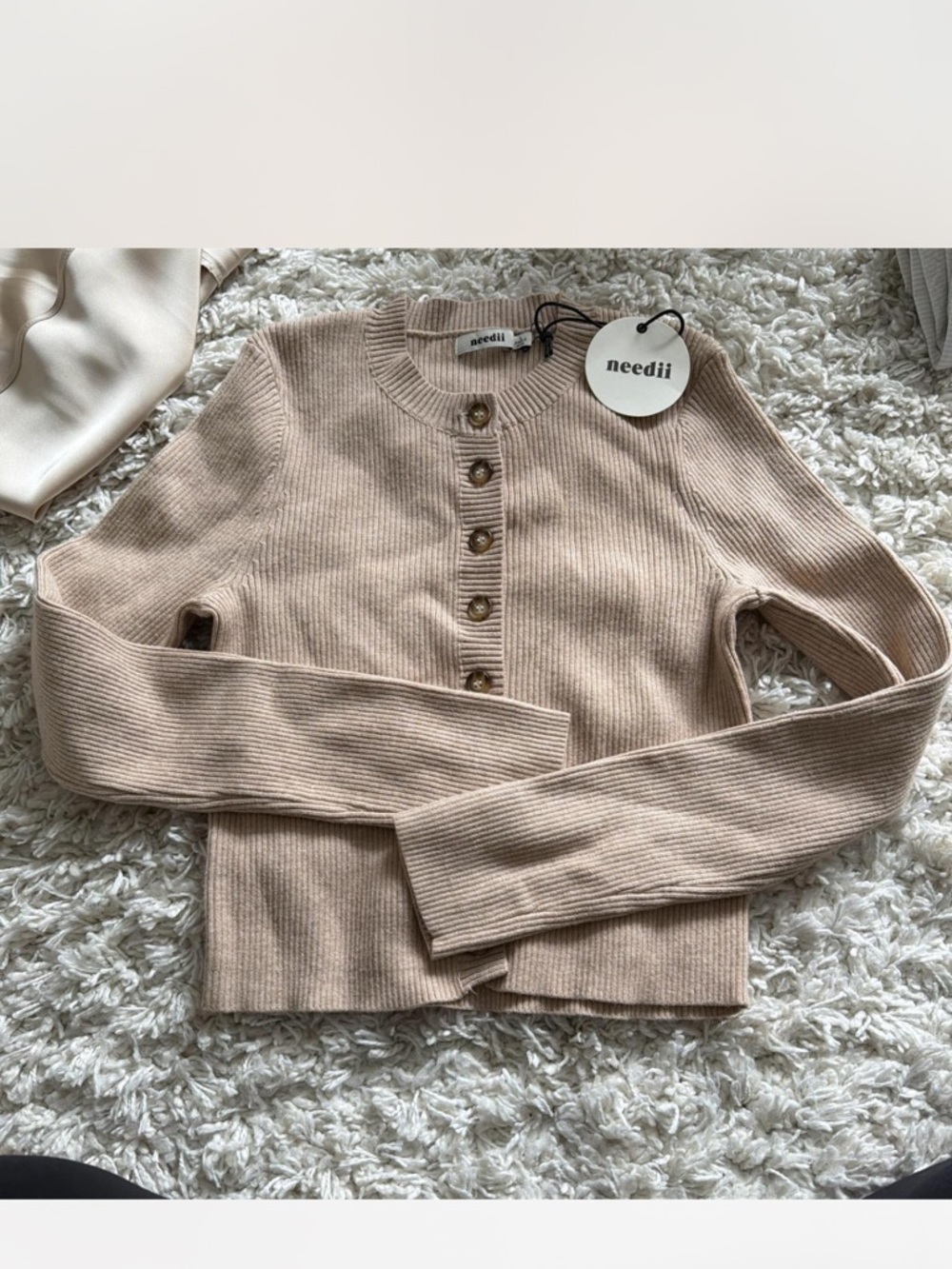 Long sleeve knit top